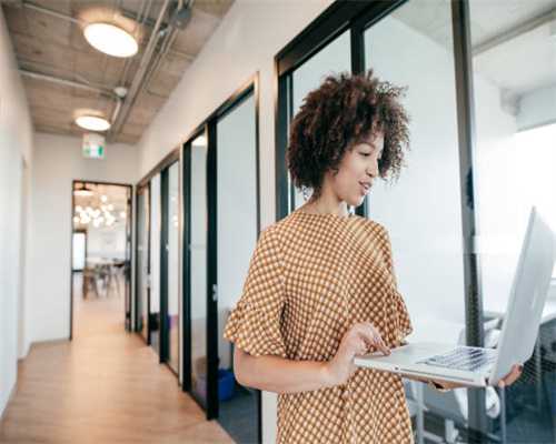 离地铁站600米却要走40分钟，武汉一小区业主集资修路