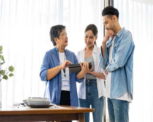 哈尔滨中央大街人山人海，买商铺投资可参考哈尔滨中央大街...