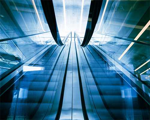 西安八旬老人苦盼修单元门 2000多天后终于“安好了”