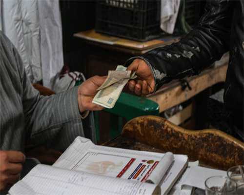 厦门特房集团党委委员、副总经理阮悦欣一行到五通金浦花园安置房项目检查