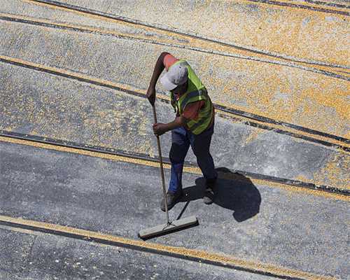 小区酒店要改建医院？许昌多名业主维权 开发商：是康复项目