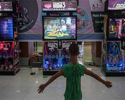 寒冬里的温暖：临沭“星英团队”为一线工作人员送去防疫物品