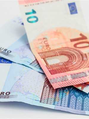 走进小区、公园、市场参加环境综合整治公益劳动——新城区动员全民打造优美环境